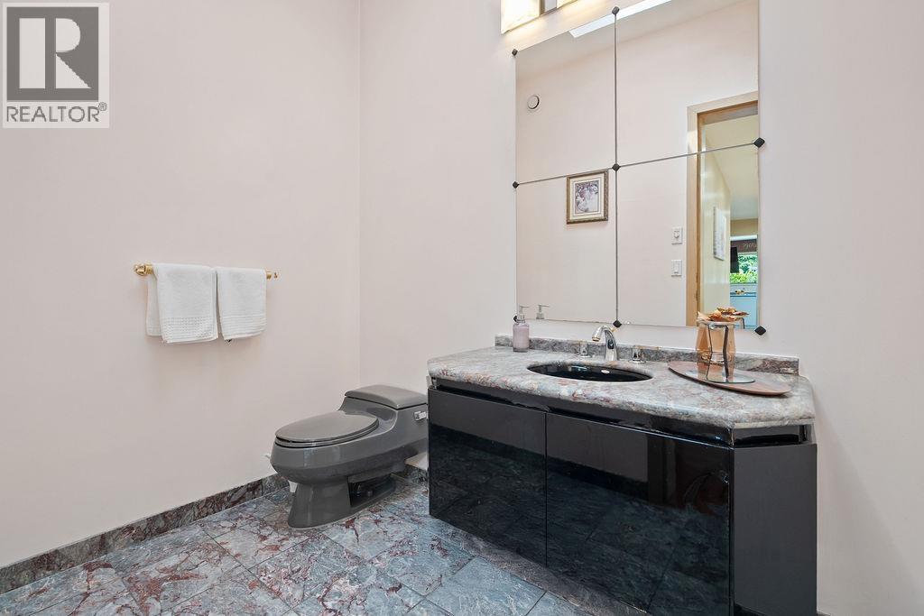 2490 WESTHILL COURT, West Vancouver