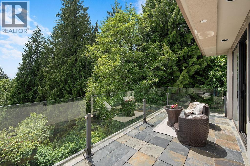 2490 WESTHILL COURT, West Vancouver