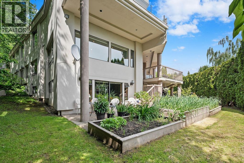 2490 WESTHILL COURT, West Vancouver