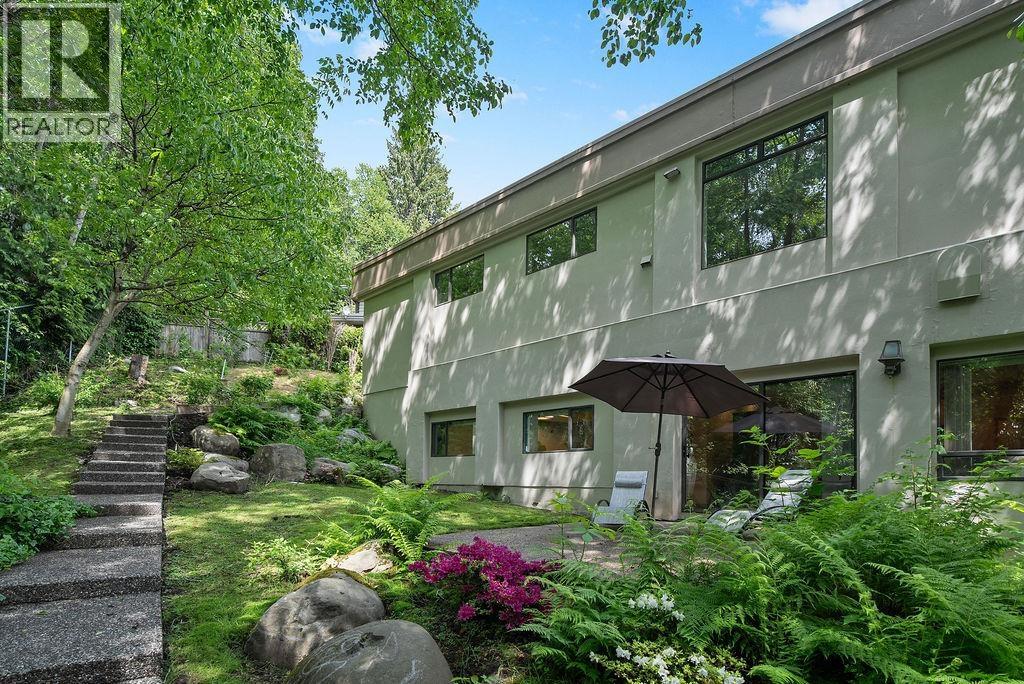 2490 WESTHILL COURT, West Vancouver