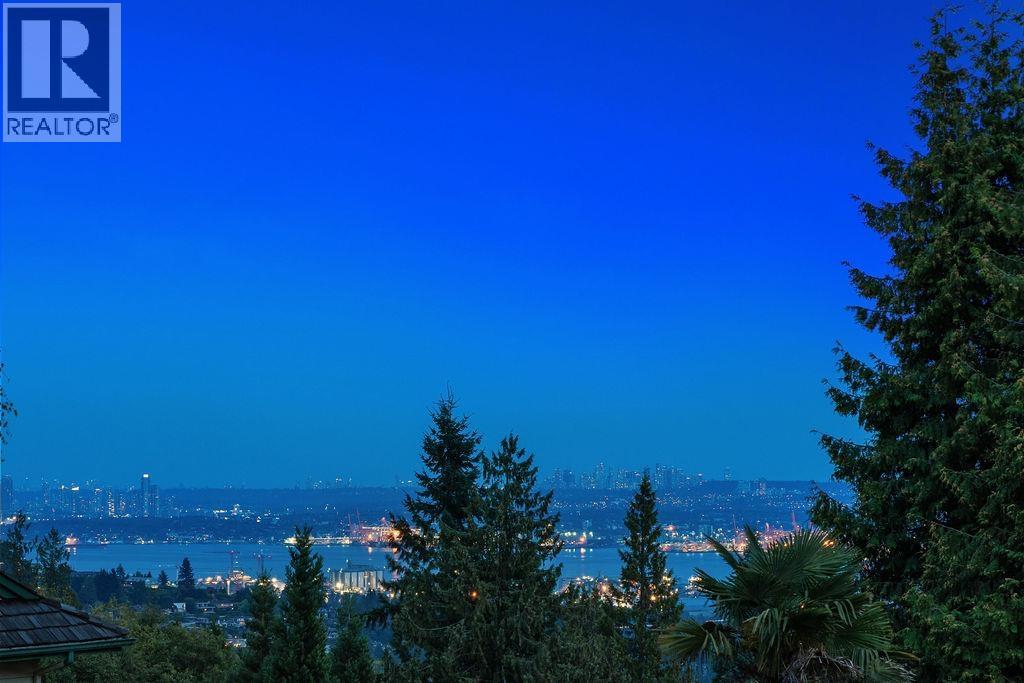 2490 WESTHILL COURT, West Vancouver