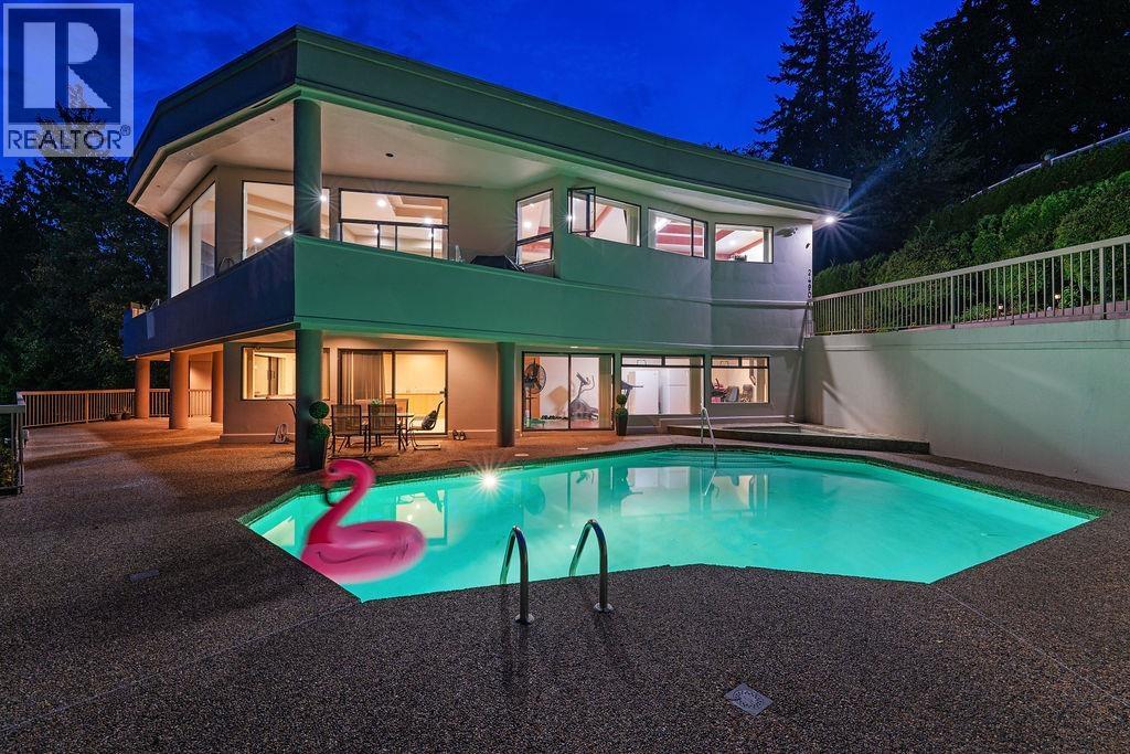 2490 WESTHILL COURT, West Vancouver