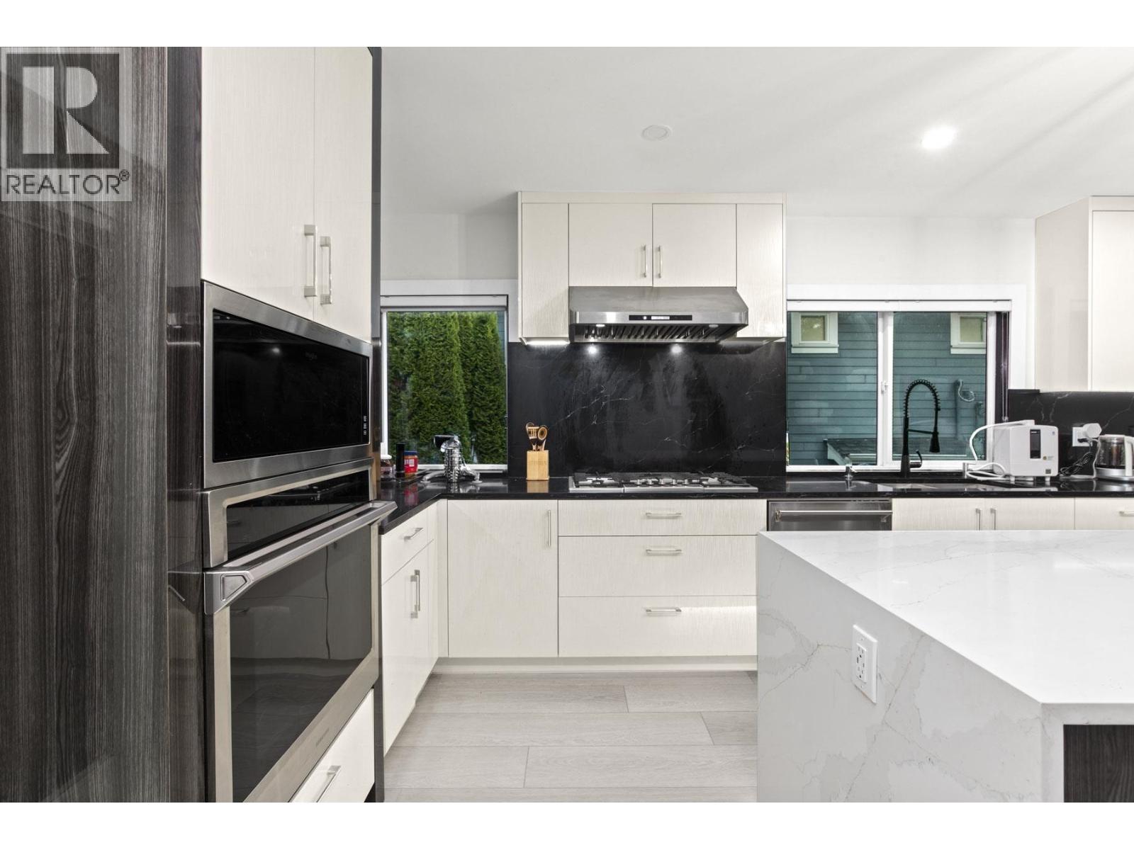 1921 FULTON AVENUE, West Vancouver