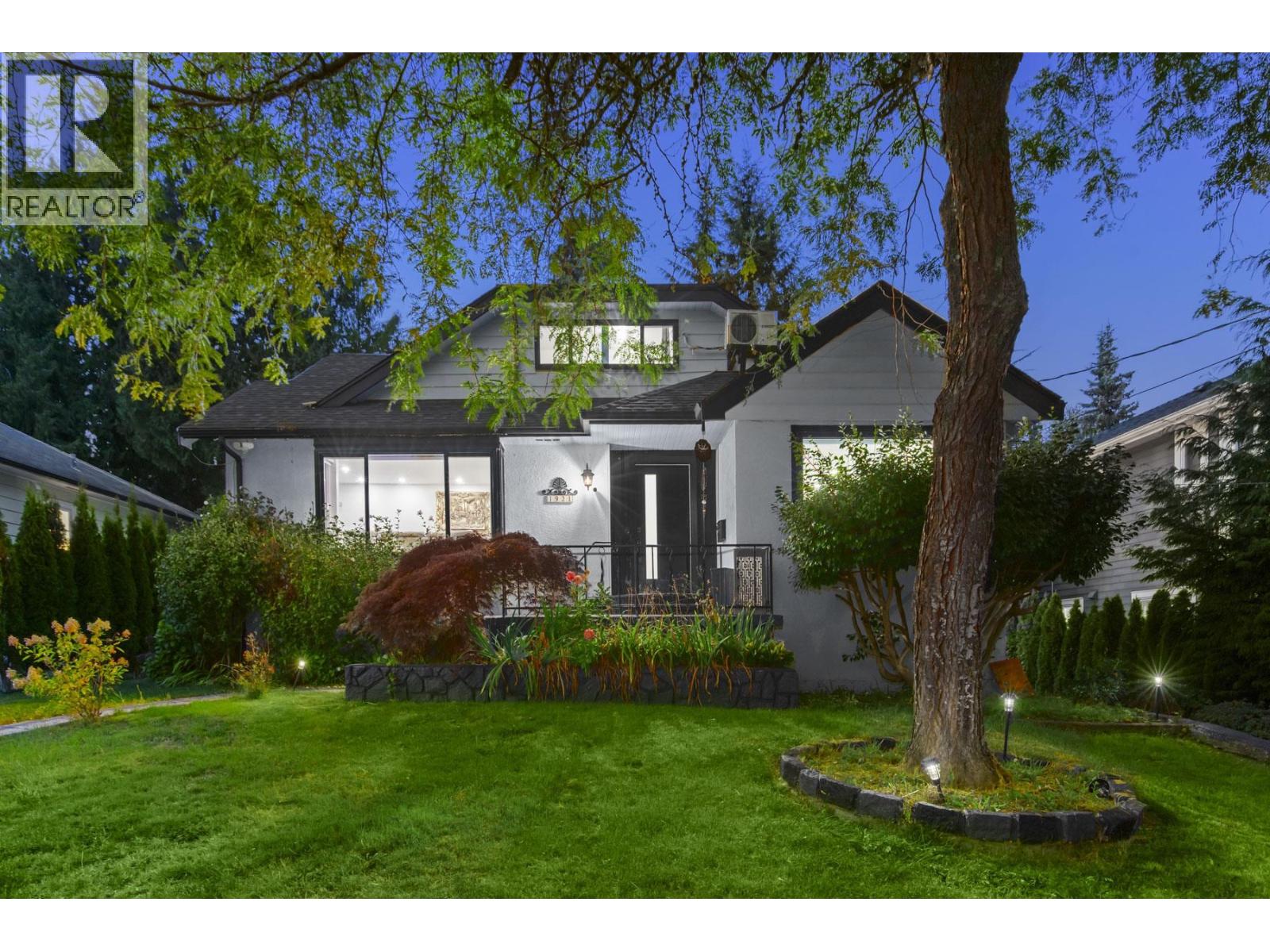 1921 FULTON AVENUE, West Vancouver