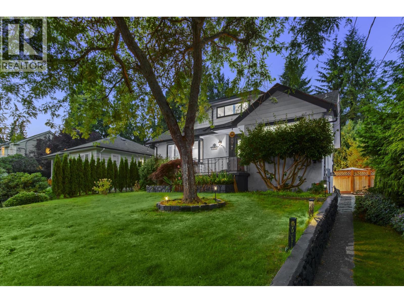 1921 FULTON AVENUE, West Vancouver