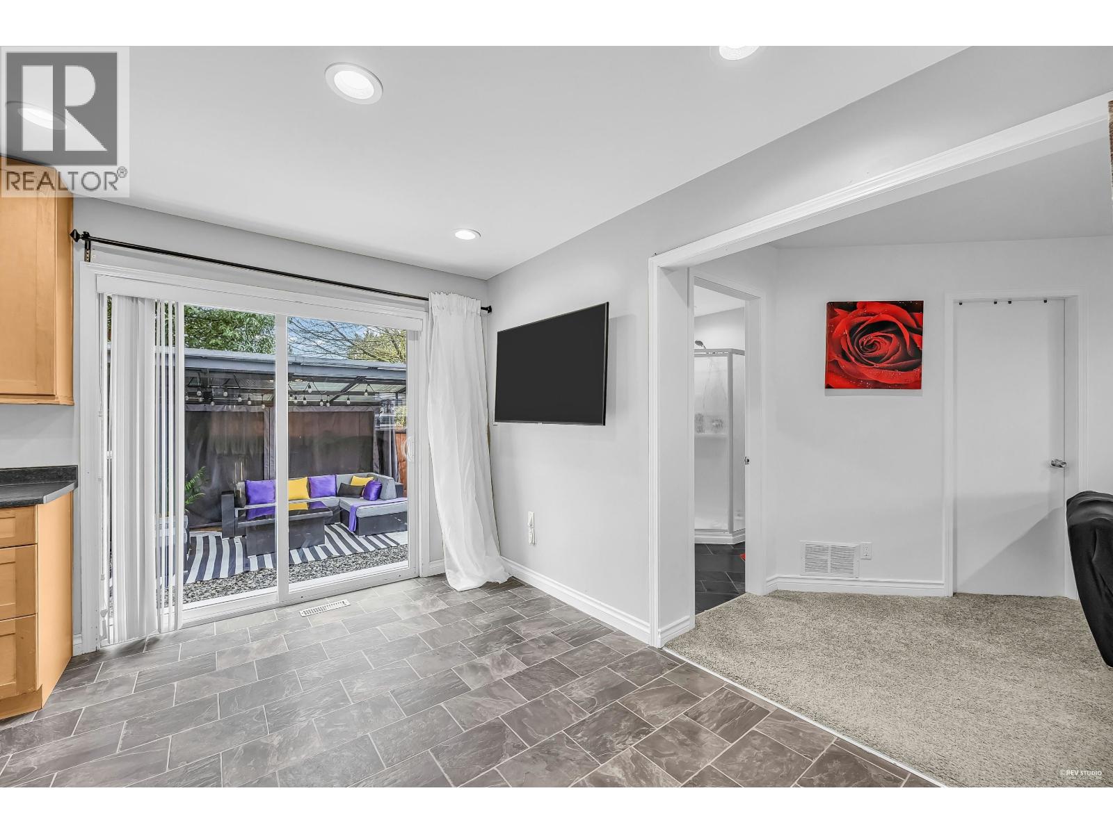 House in Maple Ridge - Image 15