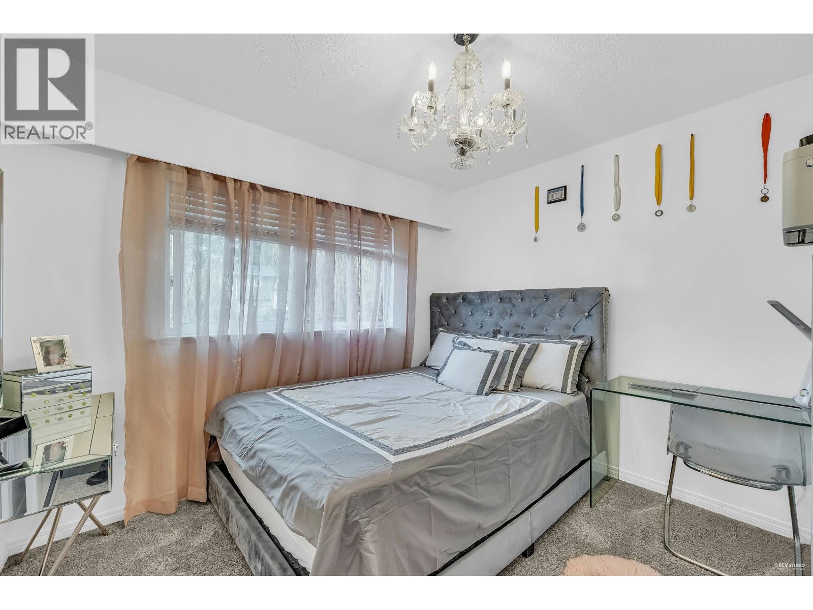House in Maple Ridge - Image 20