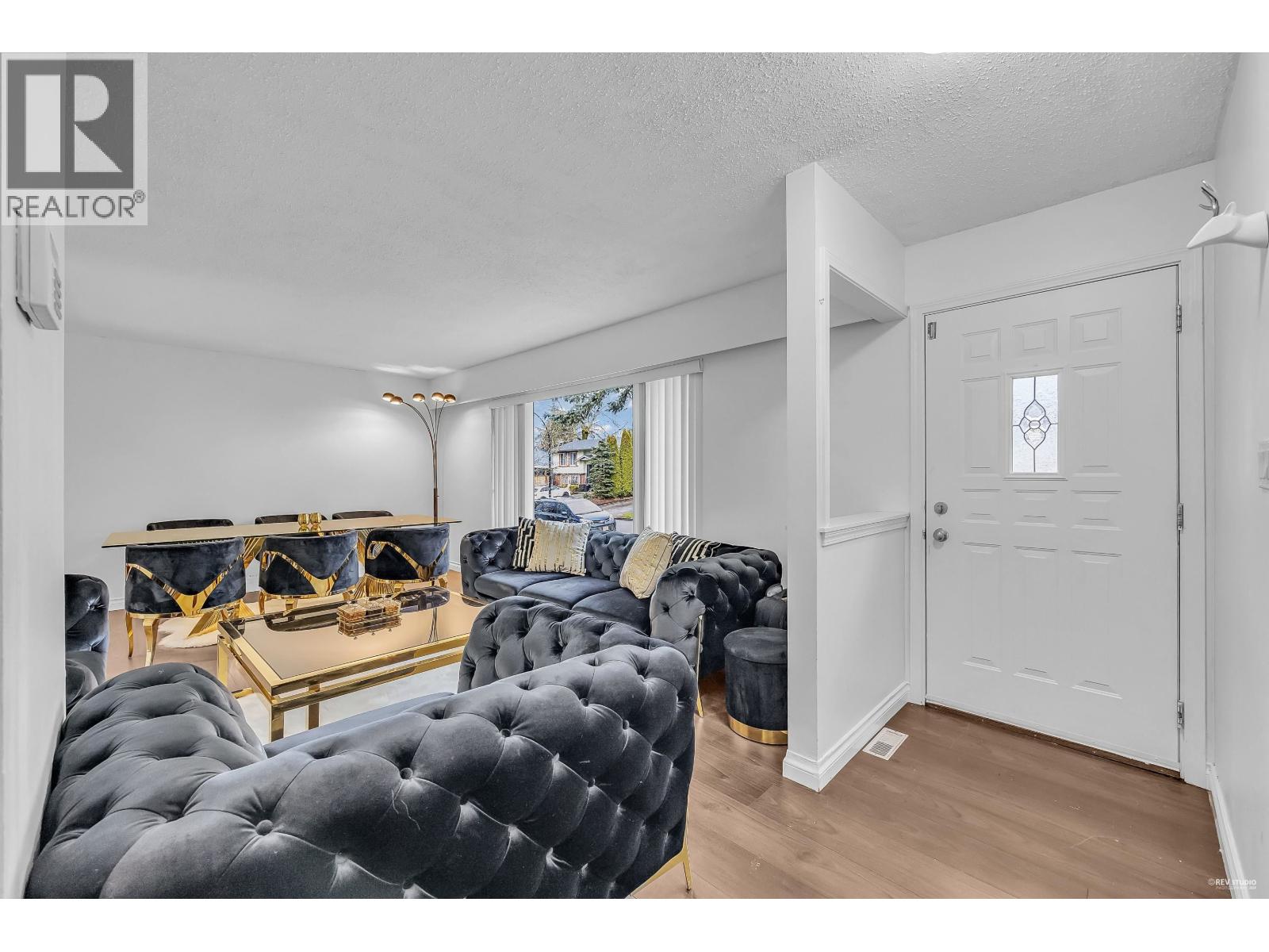 House in Maple Ridge - Image 21