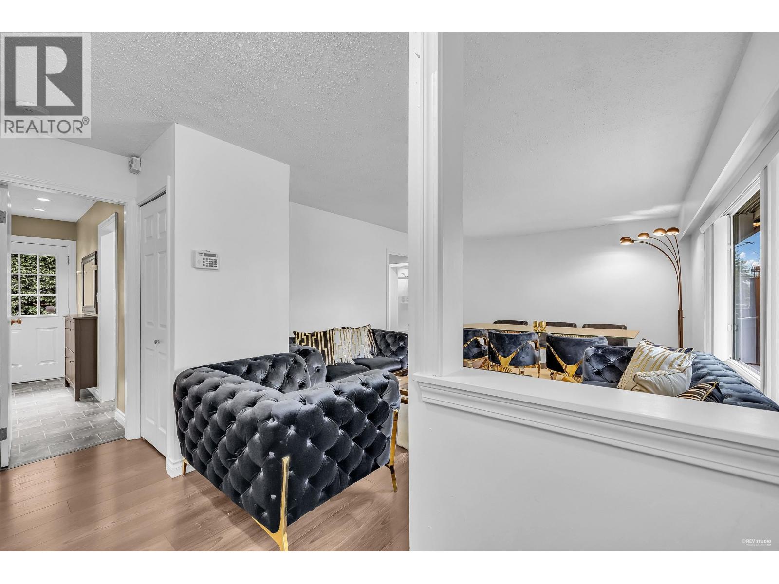 House in Maple Ridge - Image 22