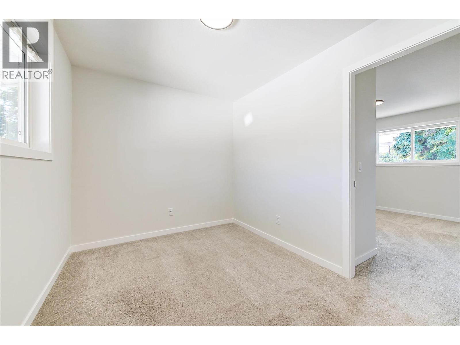  694 Tozer Avenue, Kelowna