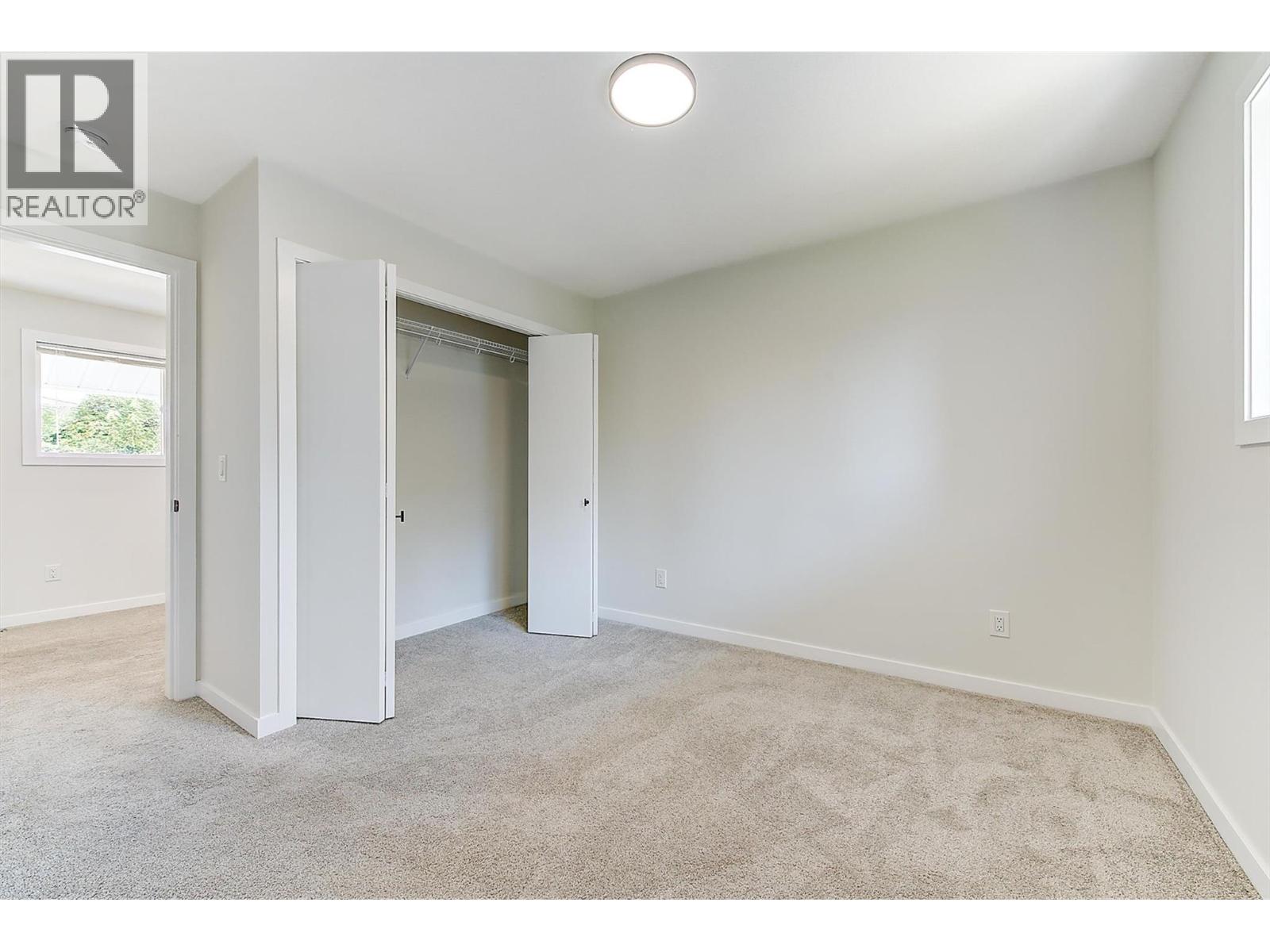  694 Tozer Avenue, Kelowna