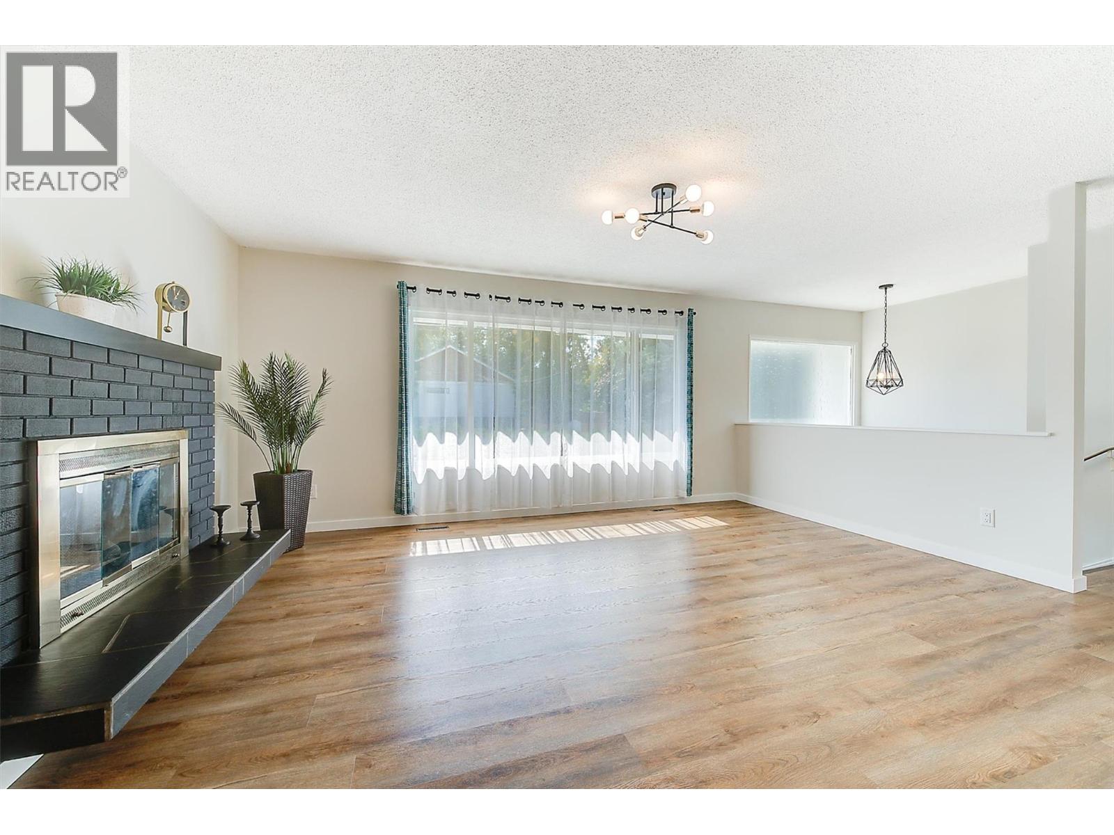  694 Tozer Avenue, Kelowna