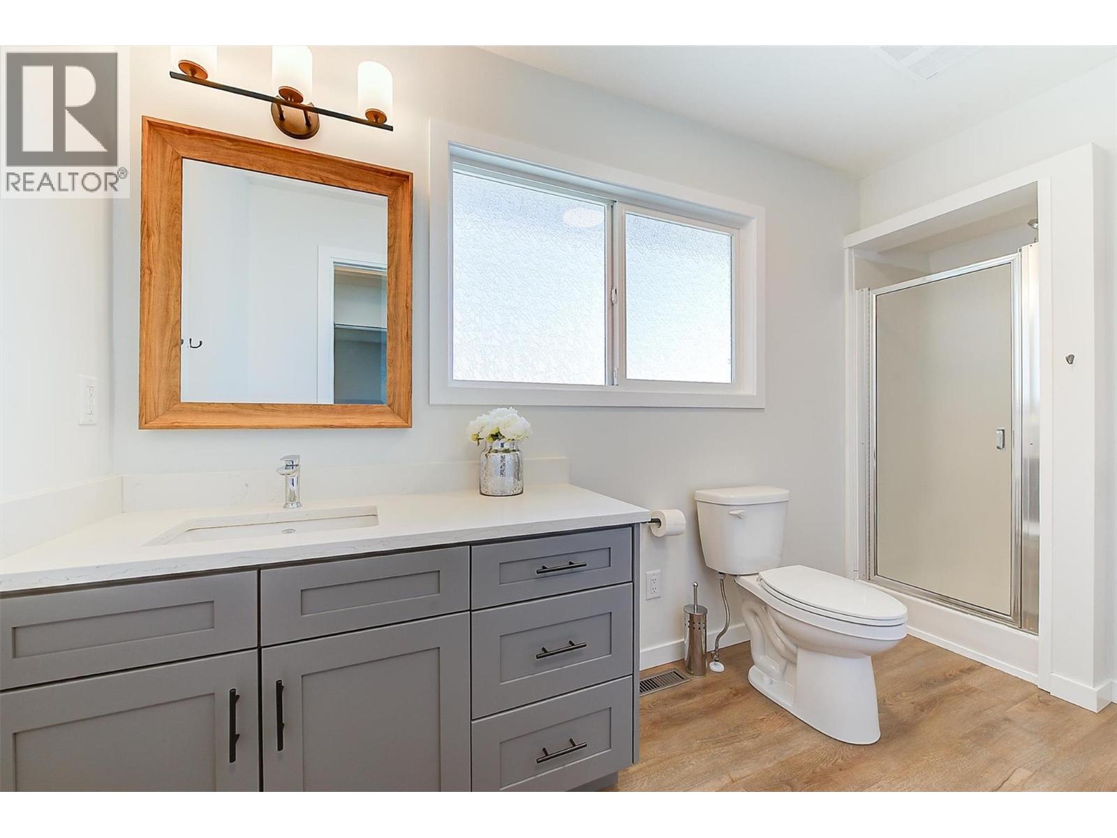  694 Tozer Avenue, Kelowna