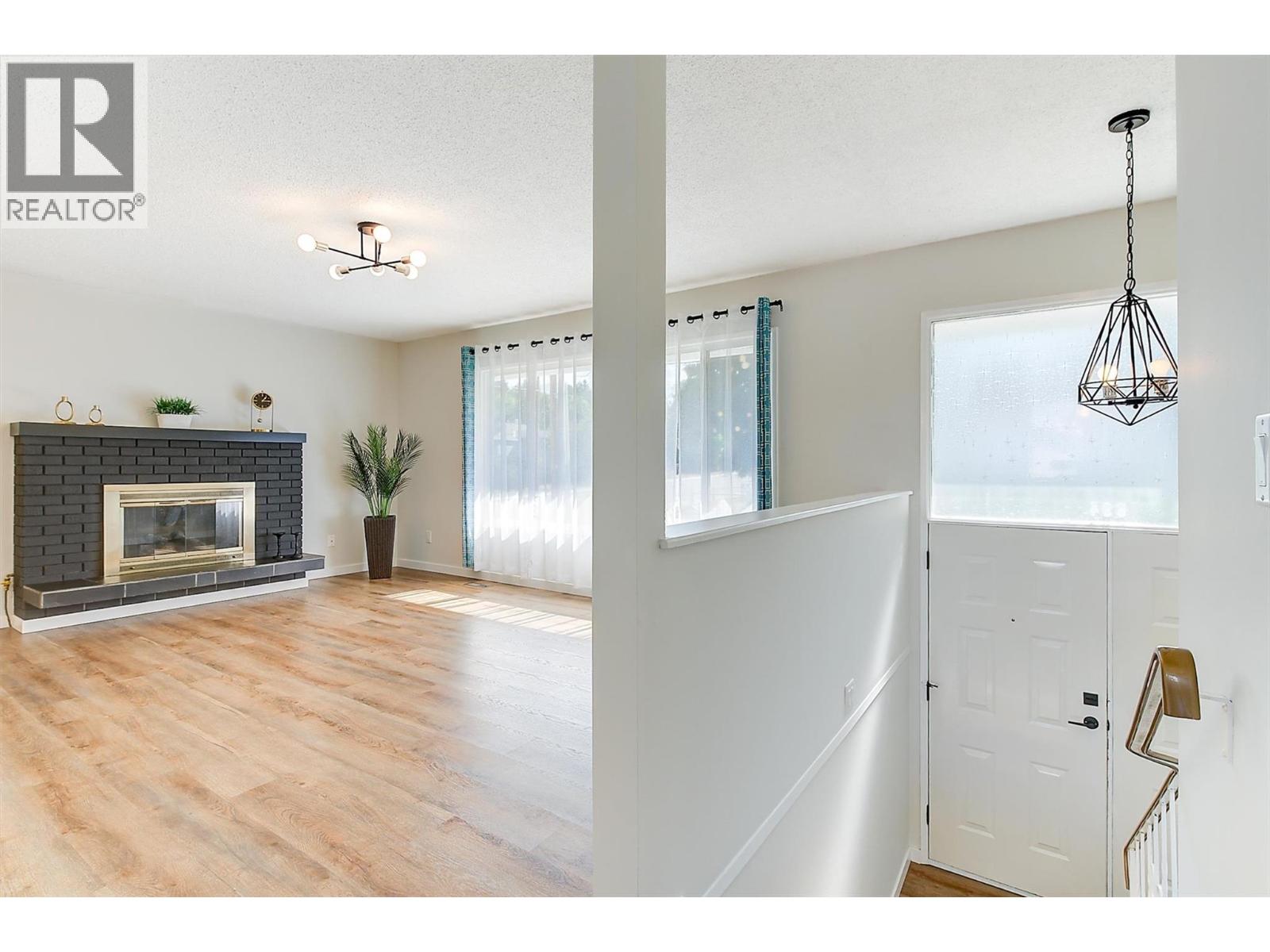  694 Tozer Avenue, Kelowna
