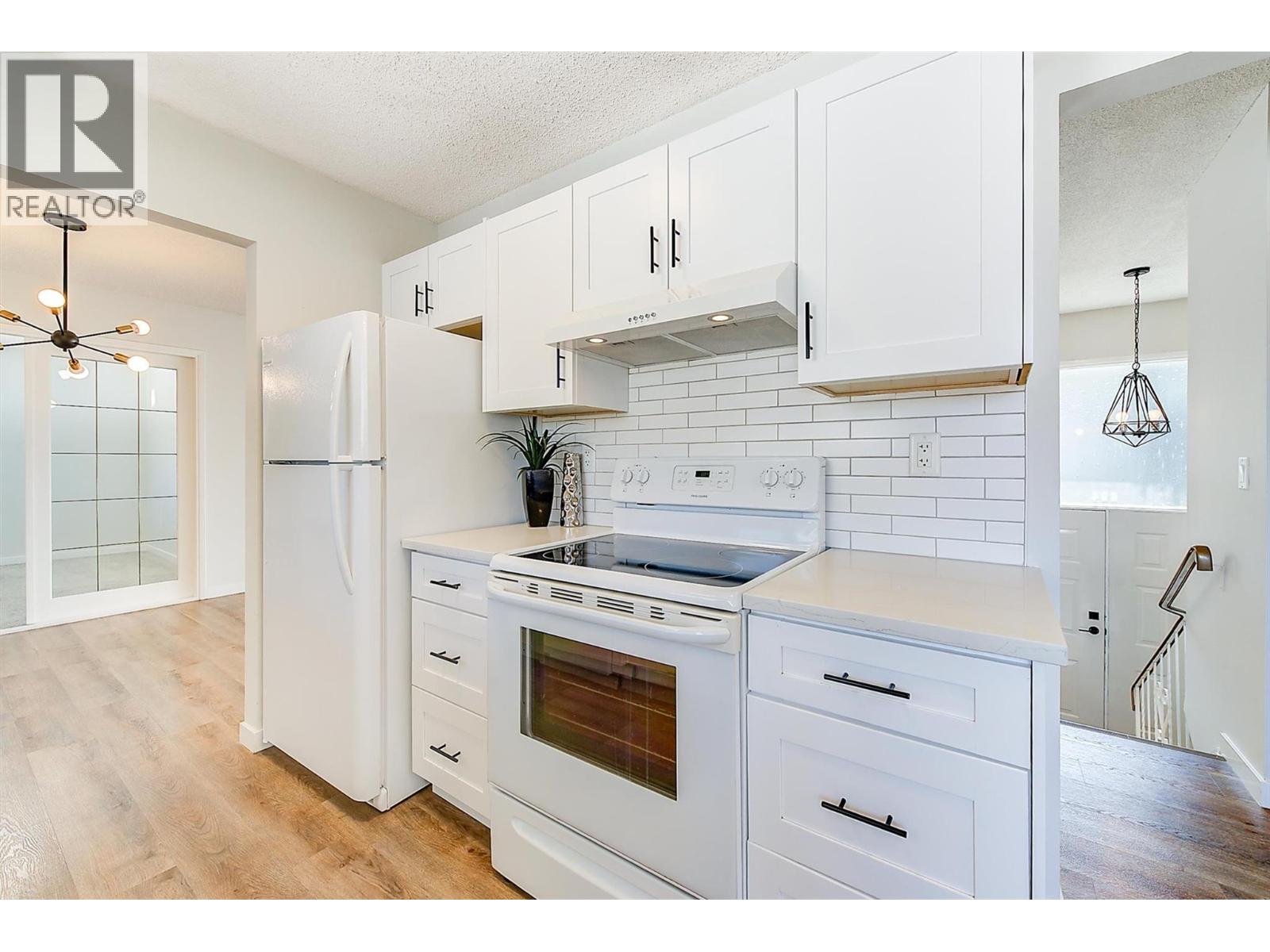  694 Tozer Avenue, Kelowna