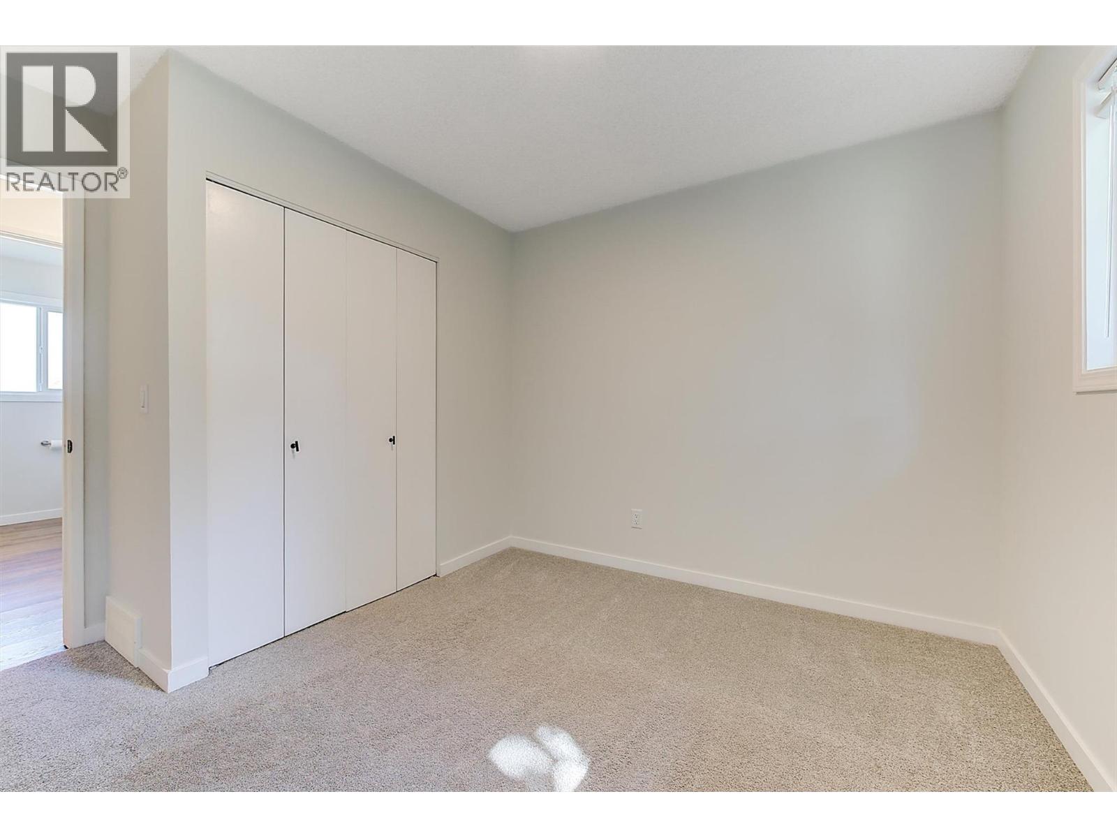  694 Tozer Avenue, Kelowna