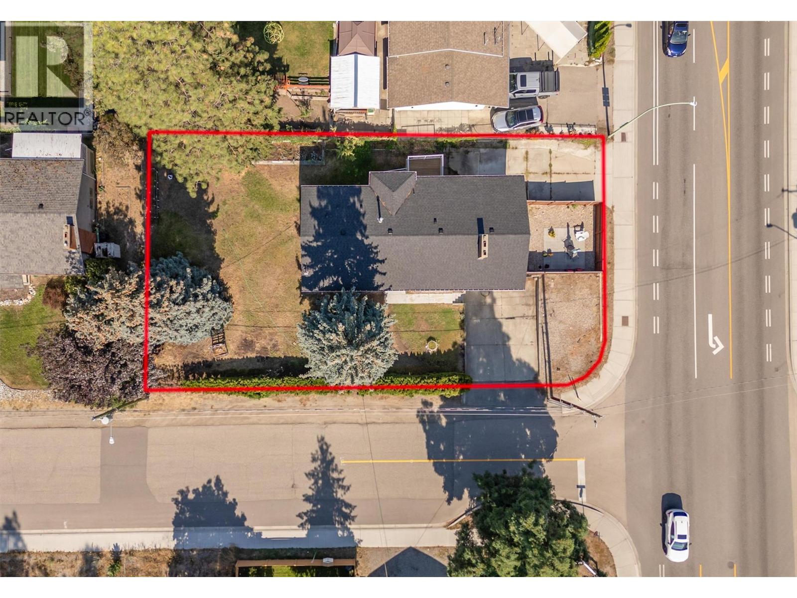  694 Tozer Avenue, Kelowna