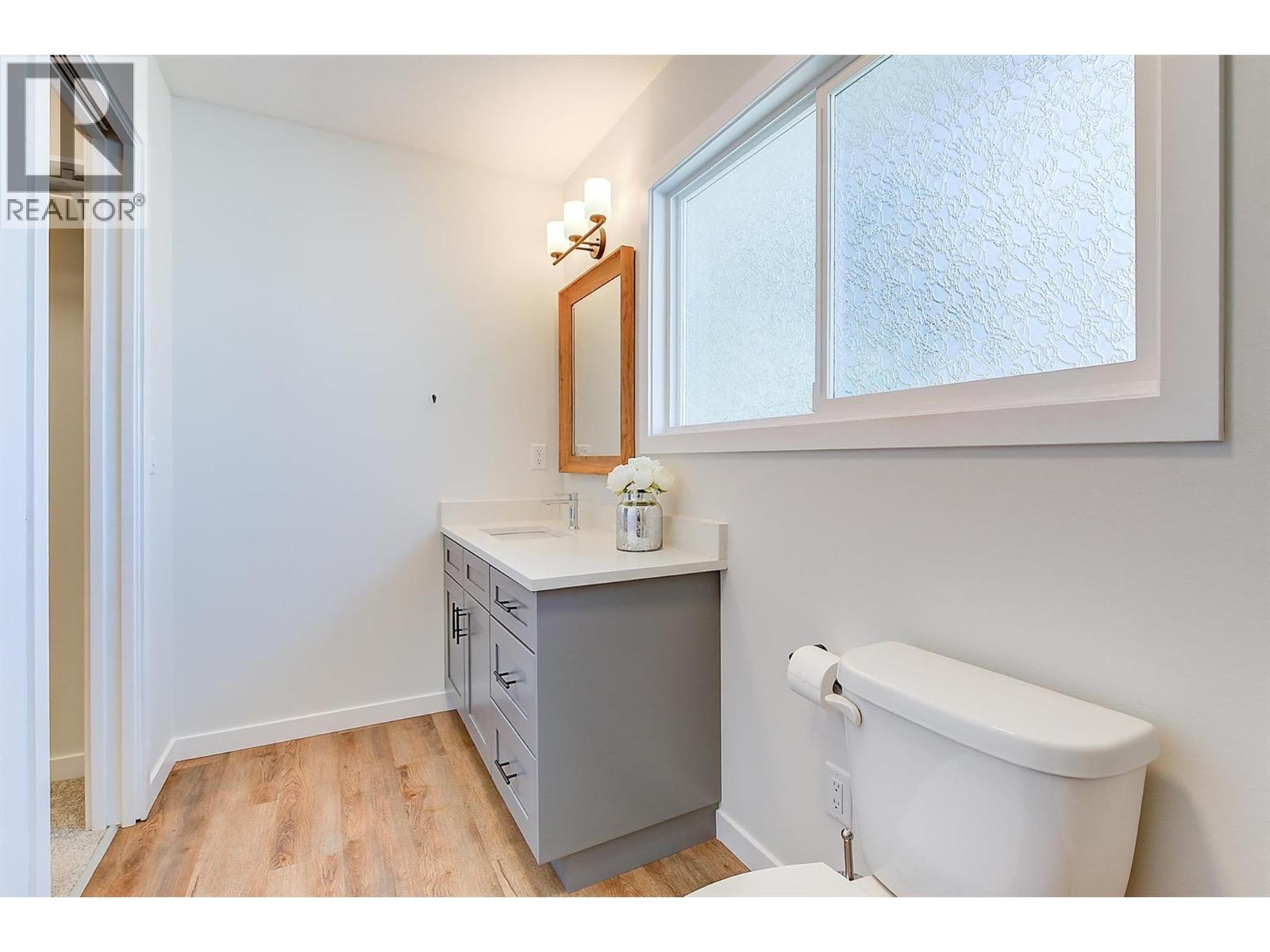  694 Tozer Avenue, Kelowna