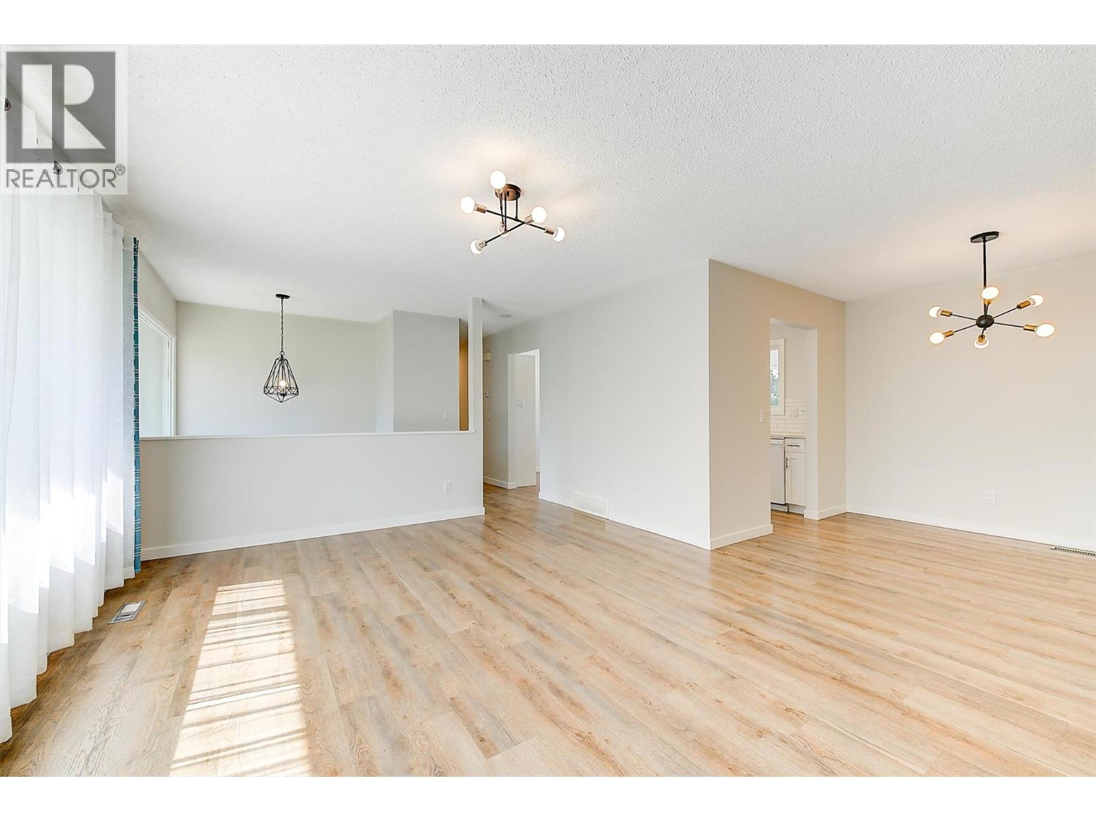  694 Tozer Avenue, Kelowna