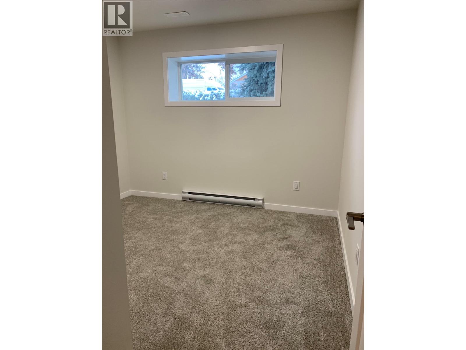  694 Tozer Avenue, Kelowna