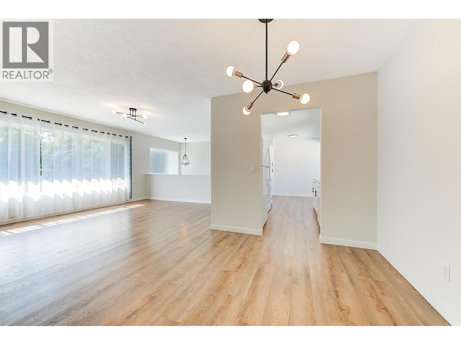  694 Tozer Avenue, Kelowna