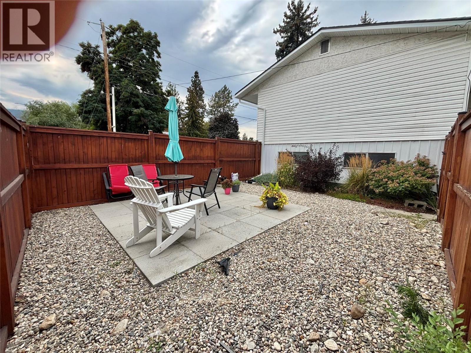  694 Tozer Avenue, Kelowna