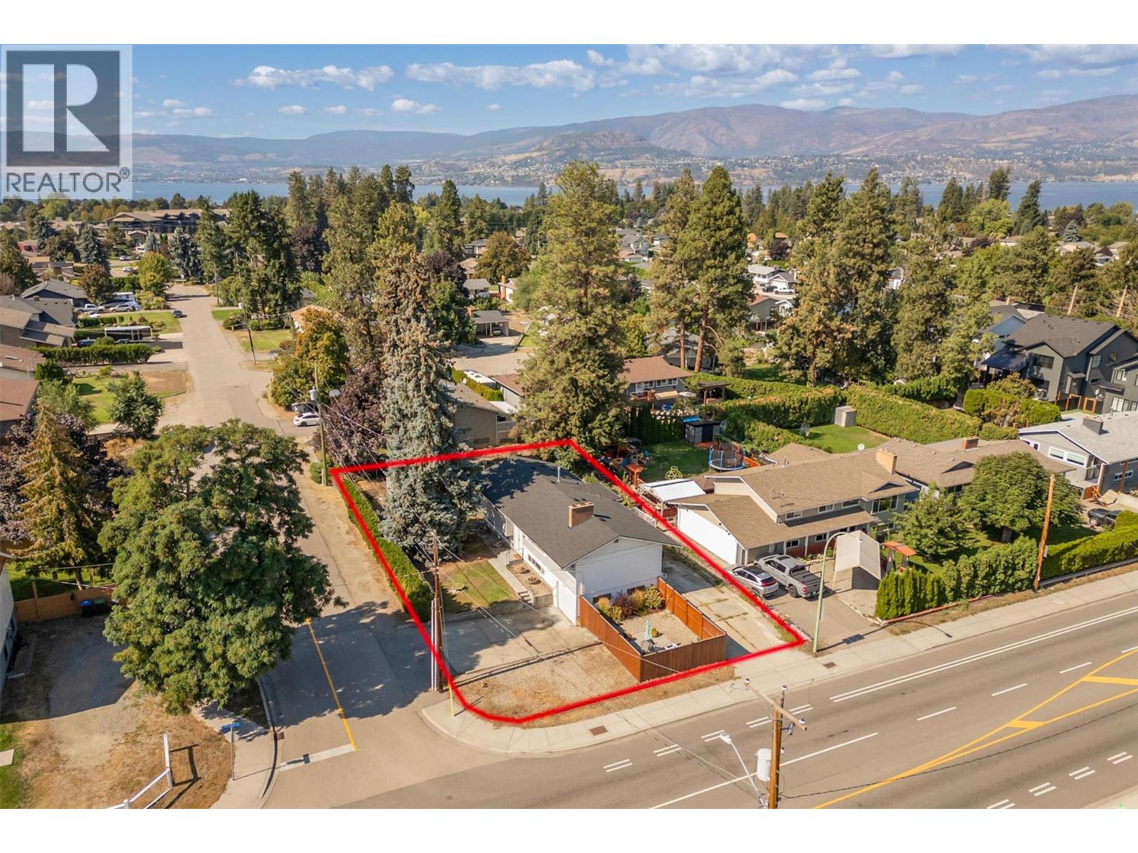  694 Tozer Avenue, Kelowna