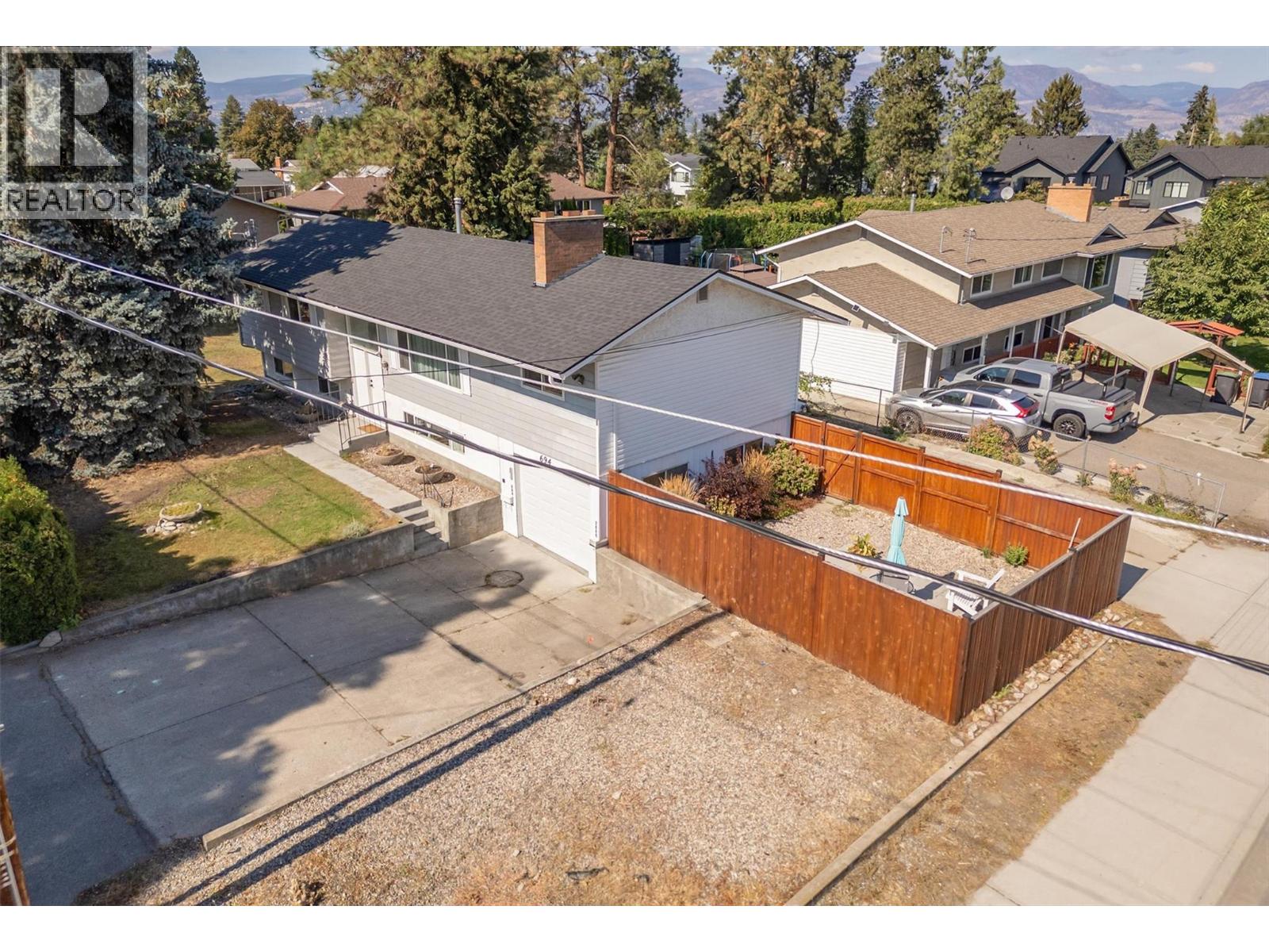 694 Tozer Avenue, Kelowna