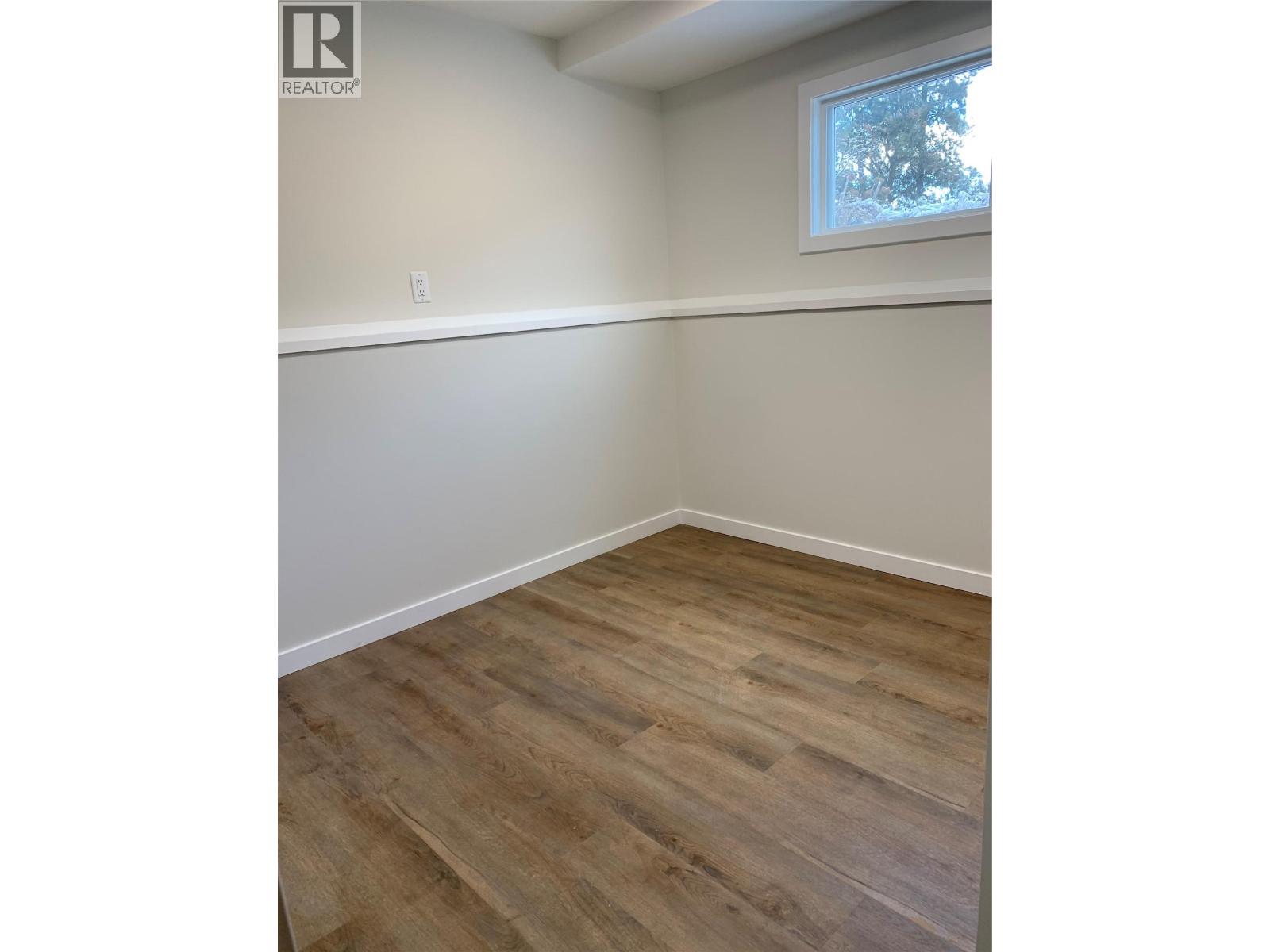  694 Tozer Avenue, Kelowna