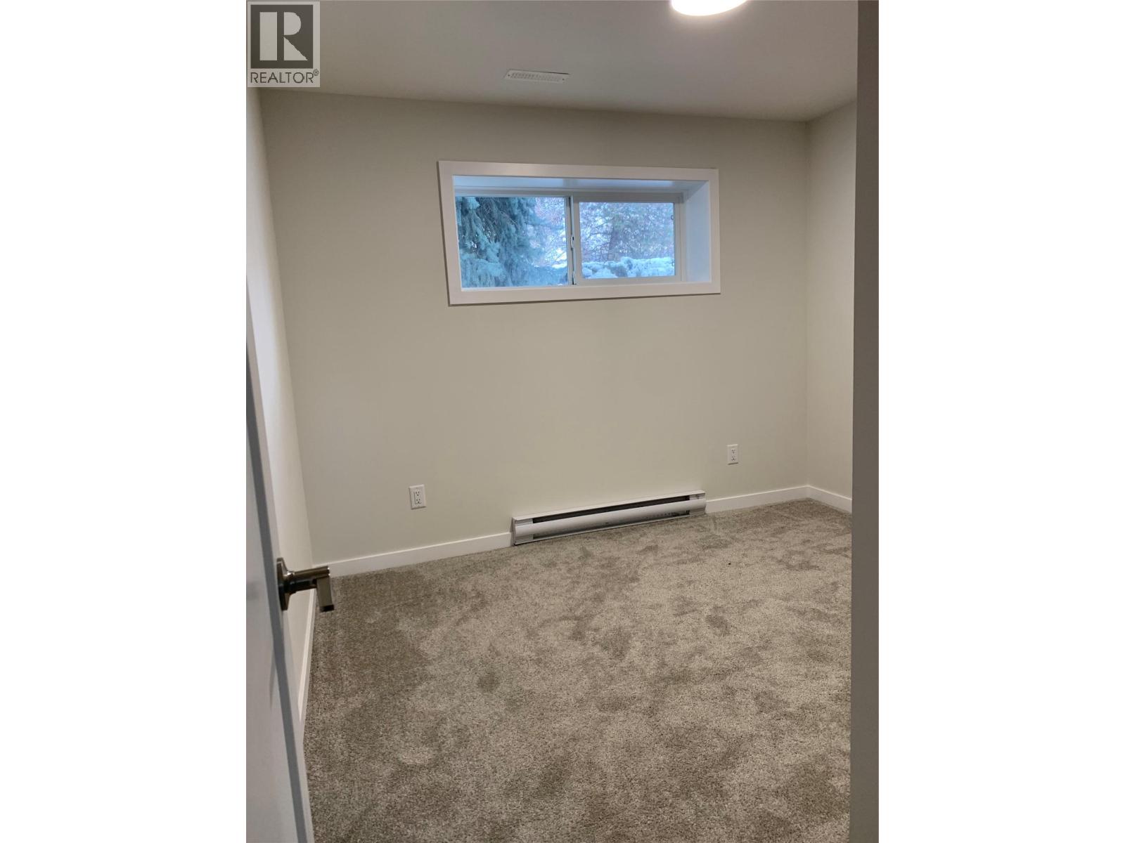  694 Tozer Avenue, Kelowna