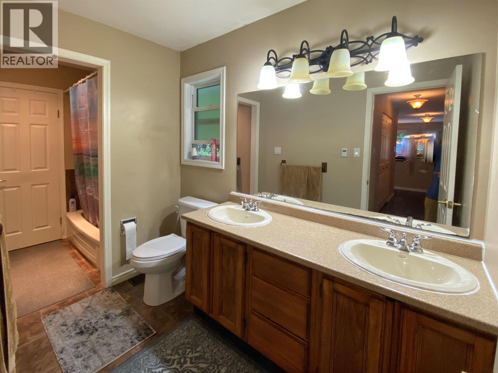 1824 KOOTENAY AVENUE