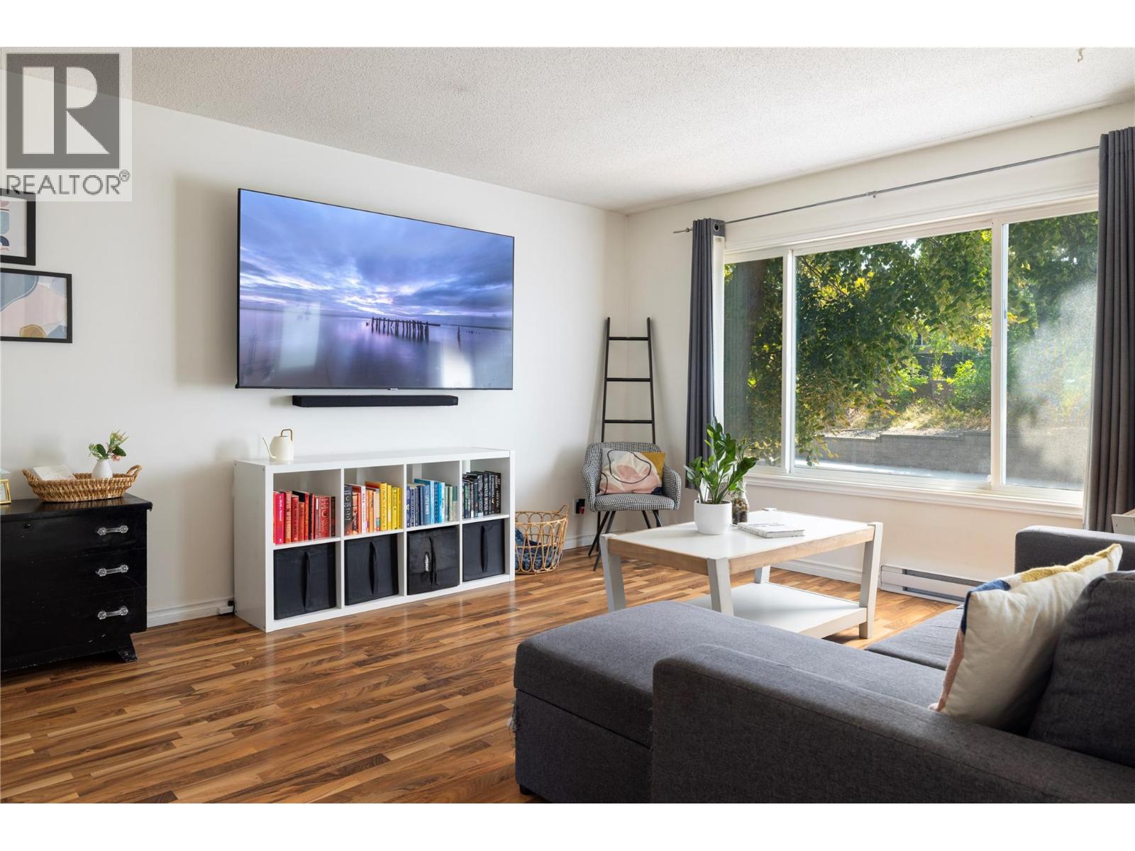  1420 Bernard Avenue, Kelowna