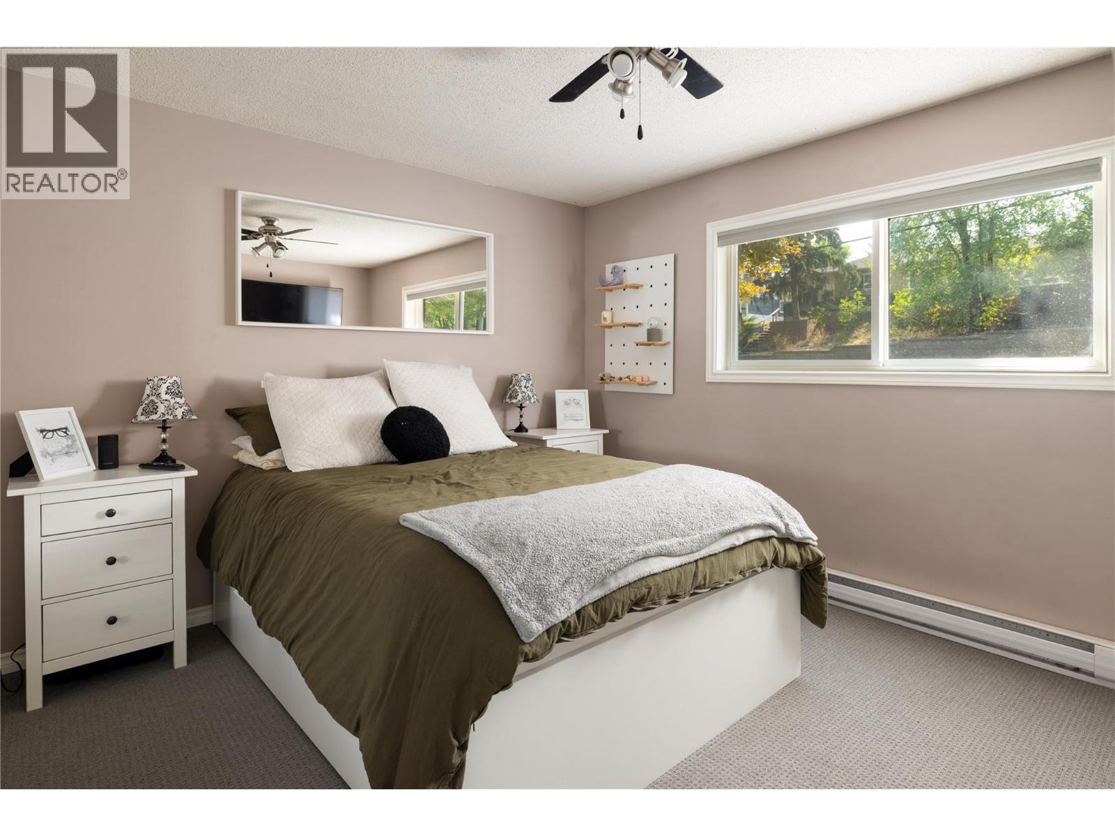  1420 Bernard Avenue, Kelowna