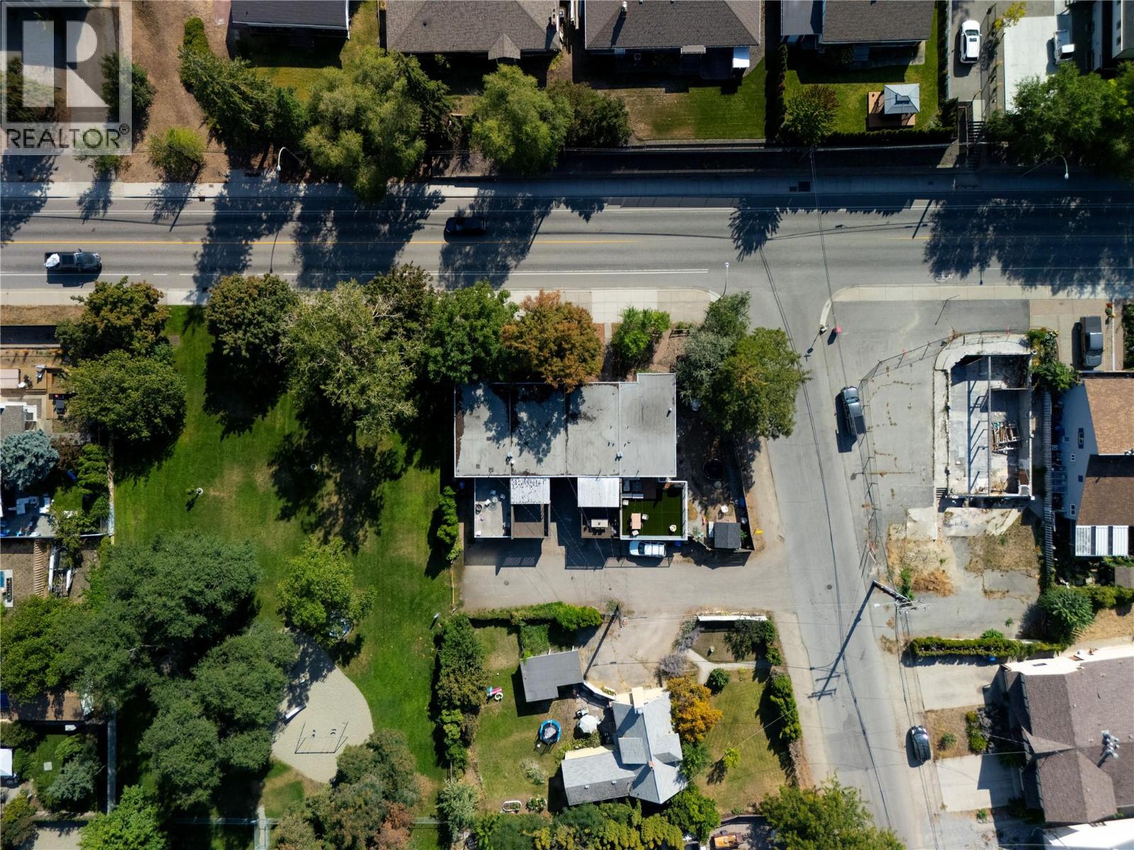  1420 Bernard Avenue, Kelowna
