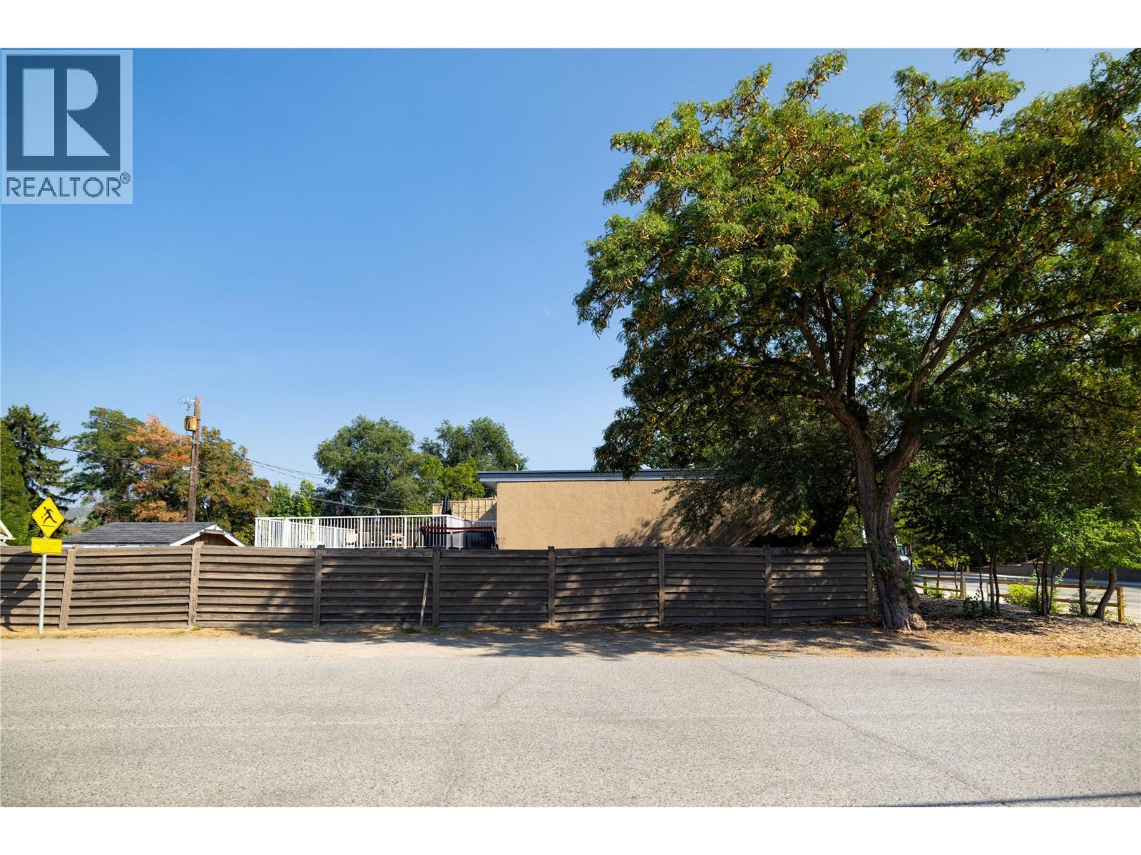  1420 Bernard Avenue, Kelowna
