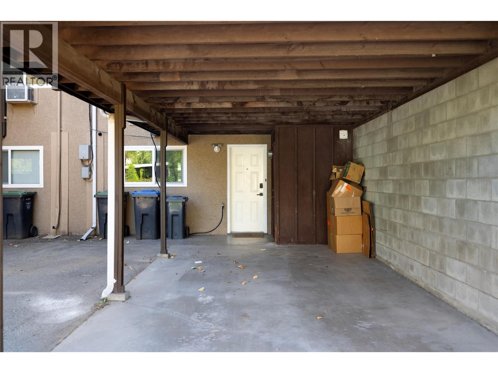  1420 Bernard Avenue, Kelowna