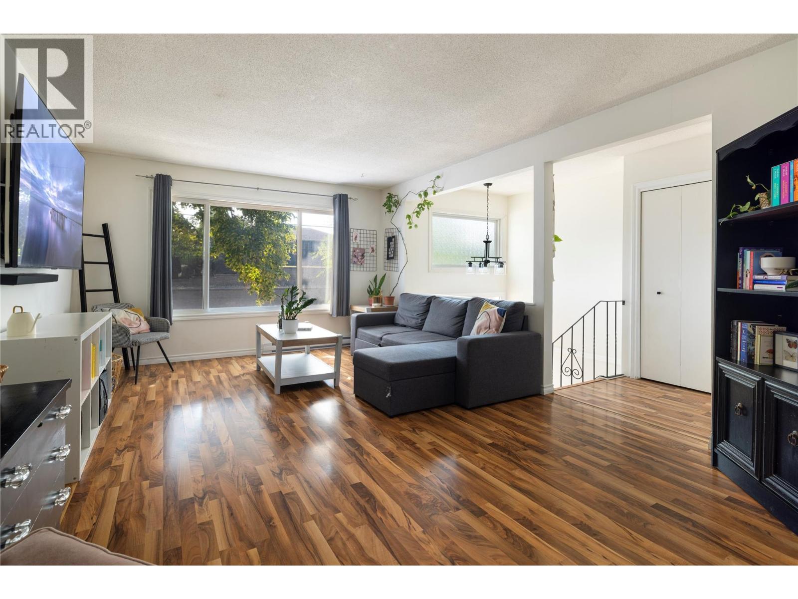  1420 Bernard Avenue, Kelowna