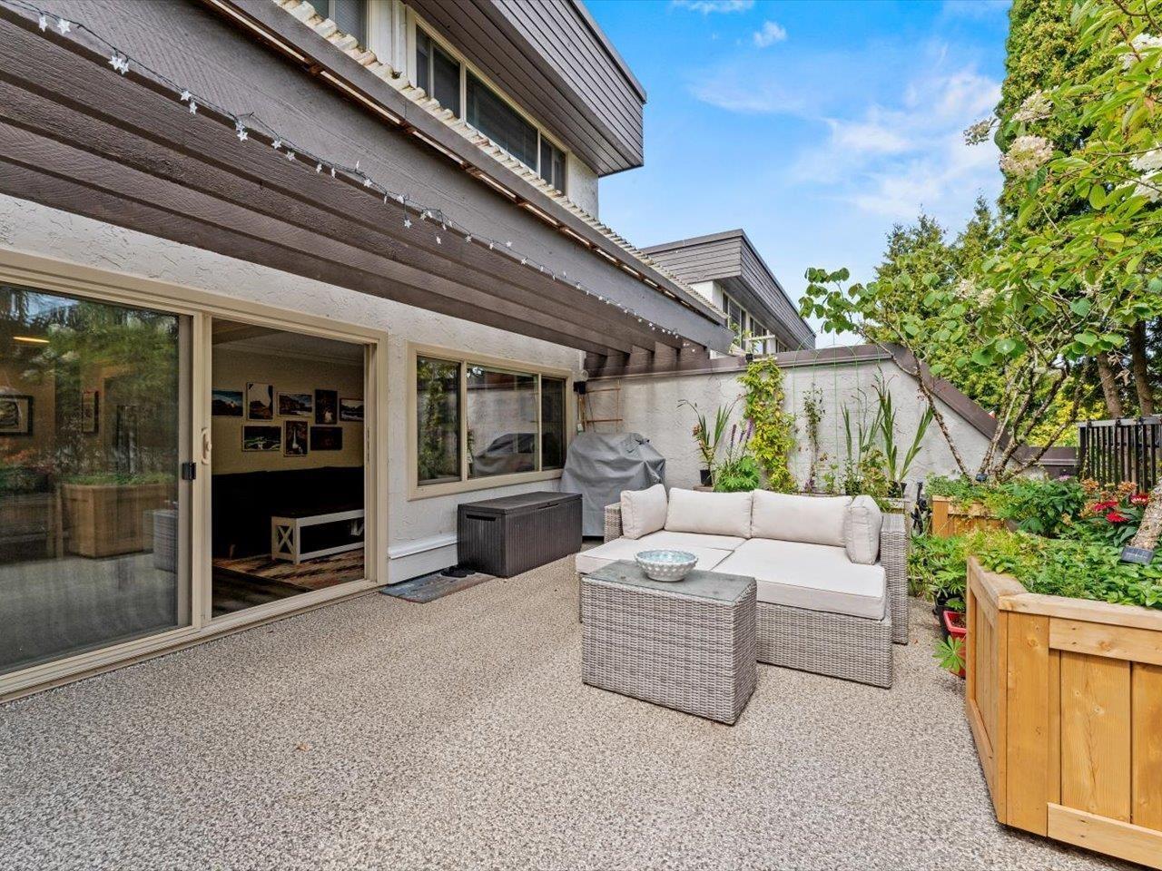 1483 MERKLIN STREET, White Rock