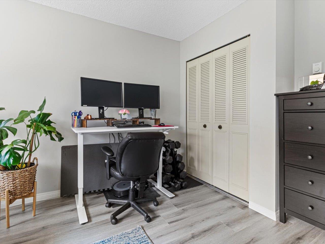 1483 MERKLIN STREET, White Rock