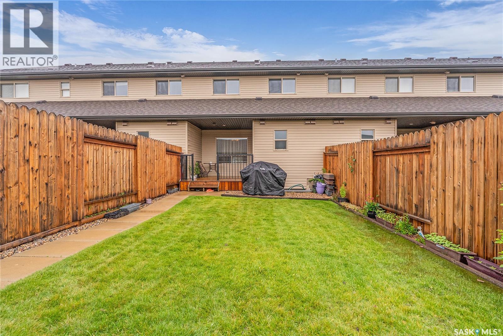 Single Family House 2 Level for Sale in  Maningas BEND Saskatoon 