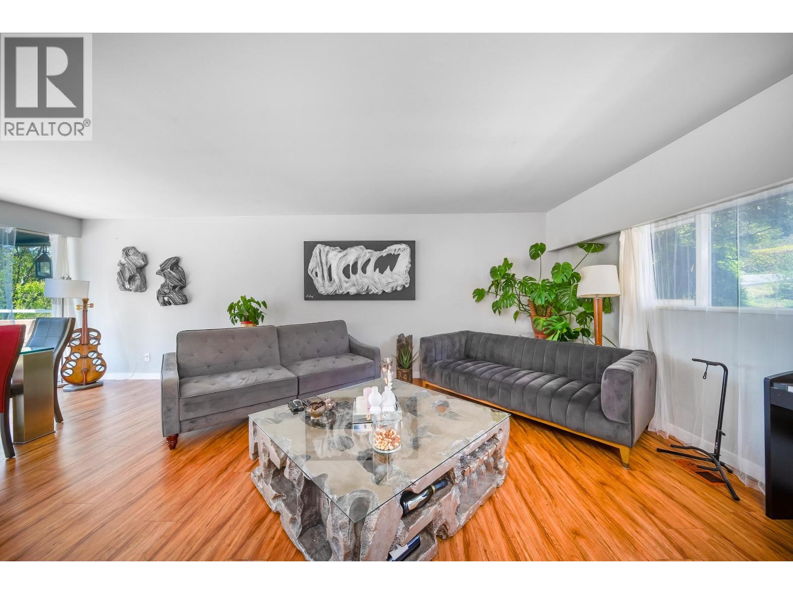 House in West Vancouver - Image 30