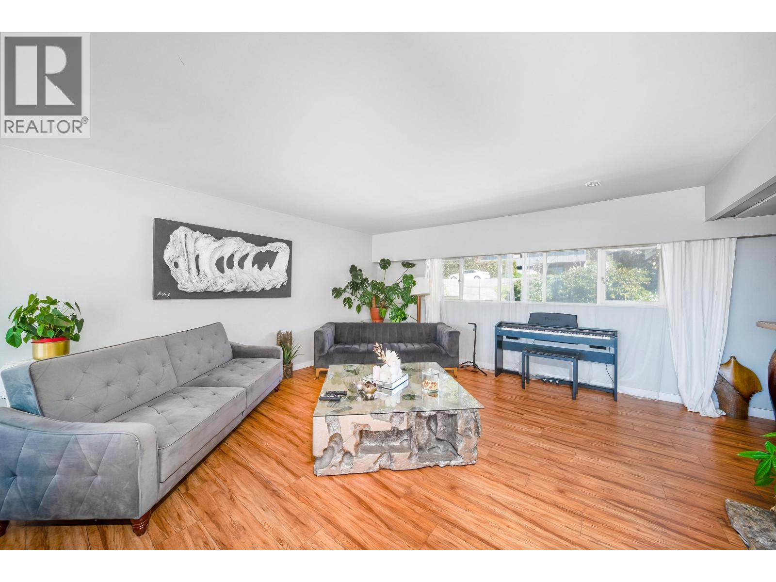 House in West Vancouver - Image 24