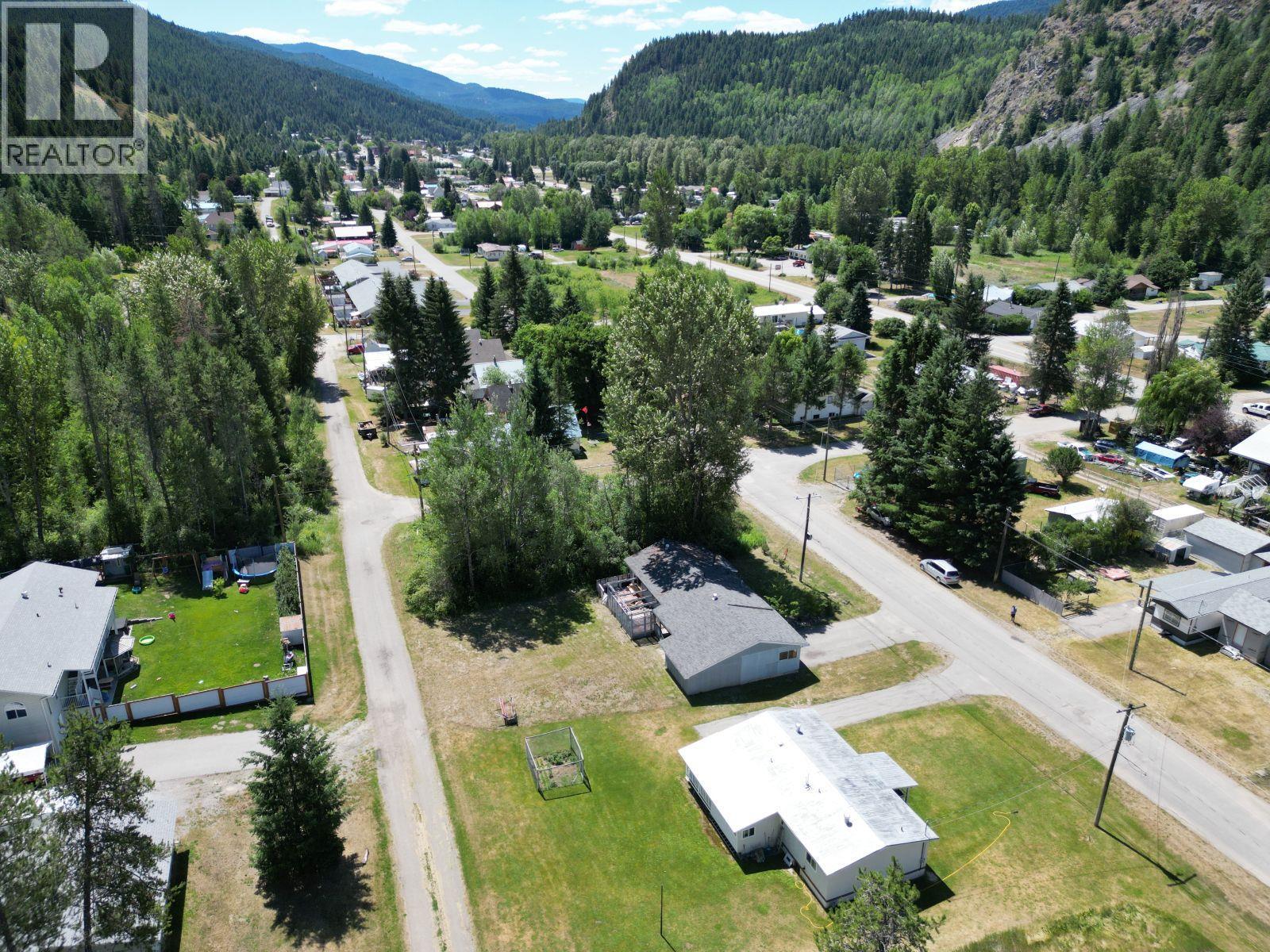 568 N KIMBERLY AVENUE - 22