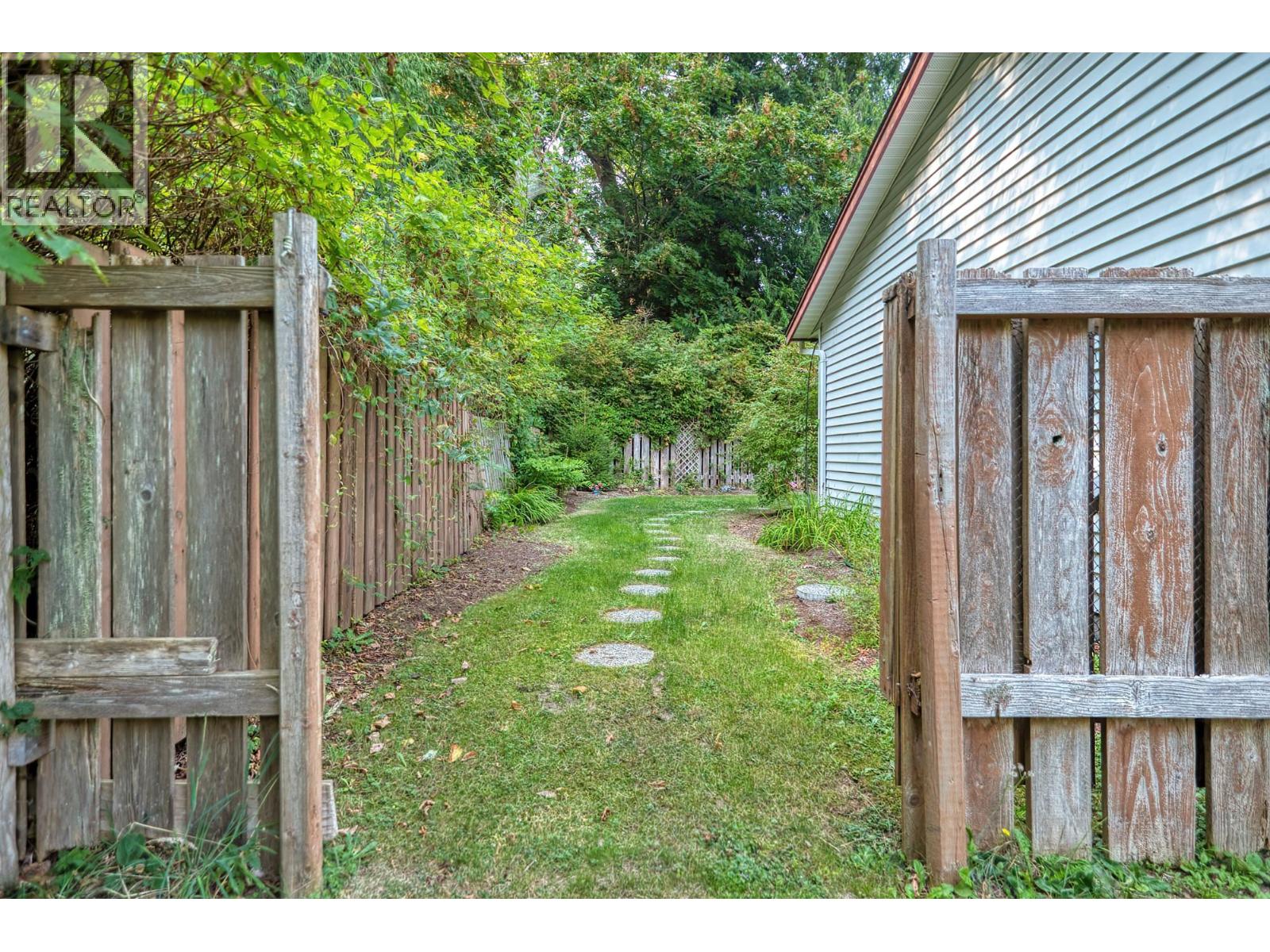 7955 CONNOR ROAD, Halfmoon Bay