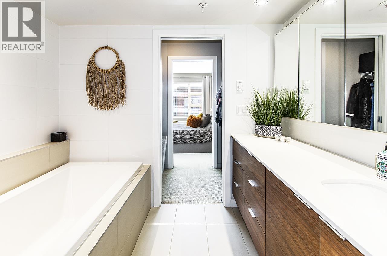 409 1679 LLOYD STREET, North Vancouver