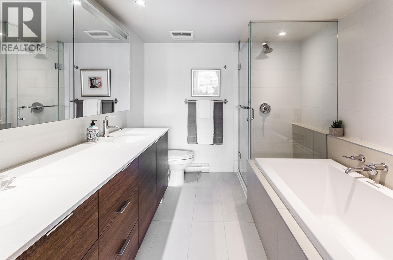 409 1679 LLOYD STREET, North Vancouver