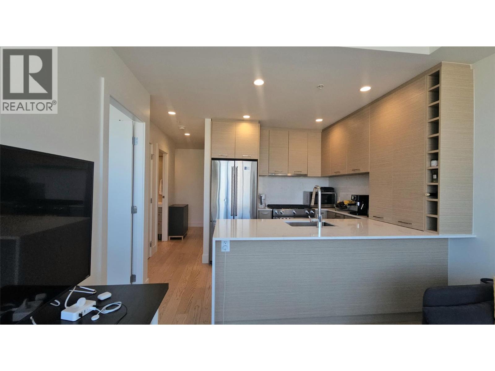 2001 1191 Sunset Drive, Kelowna