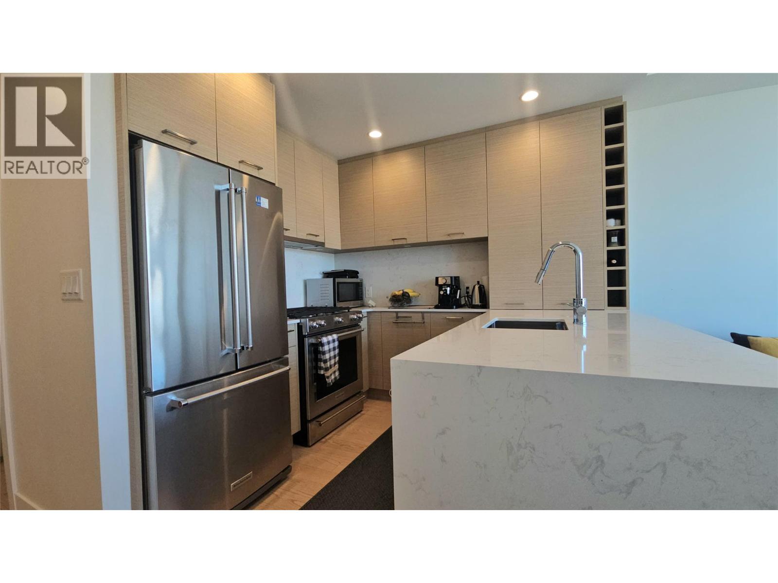 2001 1191 Sunset Drive, Kelowna