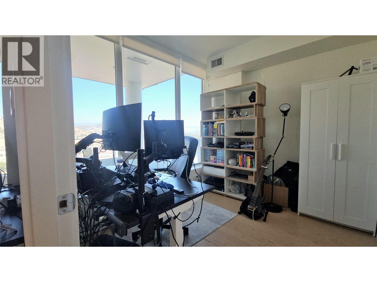 2001 1191 Sunset Drive, Kelowna
