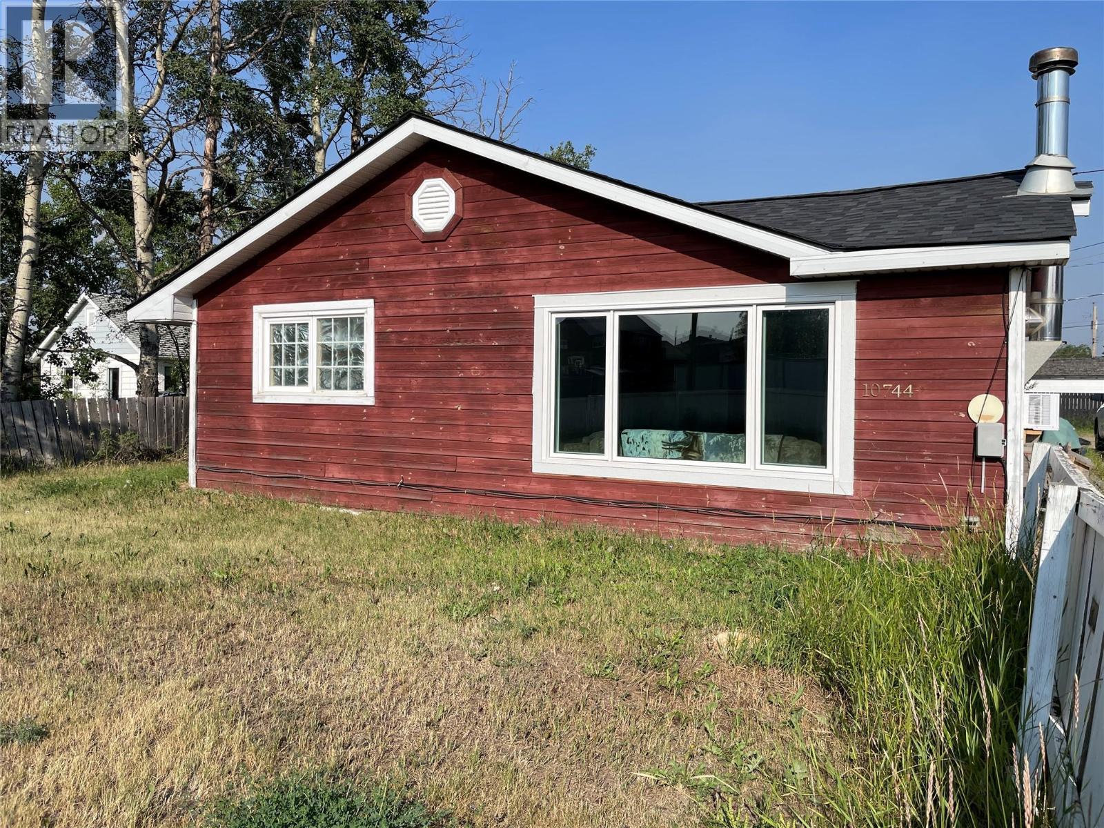 10744 17 Street, Dawson Creek